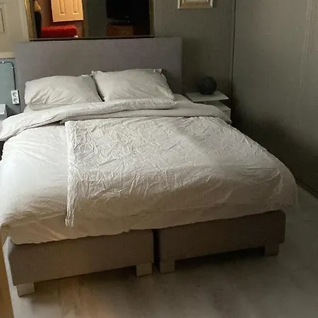 Houseboat By The Mill With Jacuzzi And Sauna *