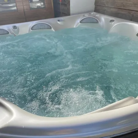Bed & Breakfast Houseboat By The Mill With Jacuzzi And Sauna